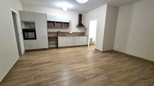 Immeuble avec 4 appartements et un garage à vendre à NIMES (30)
