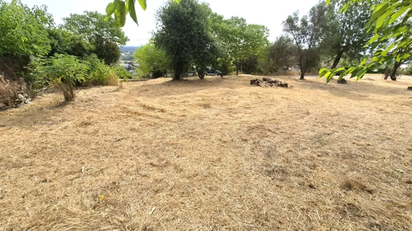 Terrain viabilisé à vendre  ALES (30)