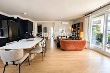 Bastide - Appartement de standing - 4 chambres - Terrasse - 2 stationnements