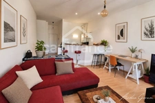 BORDEAUX CENTRE – T2 DE 47 M² – VENDU OCCUPÉ – IMMEUBLE EN PIERRE- AUCUN TRAVAUX À PRÉVOIR