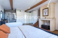 Propriété de 350m2 : Maison de prestige + 2 logements indépendants                