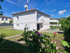 MAISON DE 100M² AVEC 4 CHAMBRES ET BEAU TERRAIN PLAT DE 1382M² ET POSSIBILITE DE DIVISION PARCELLAIRE SUR SECTEUR TRES CALME A UNIEUX