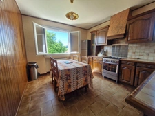 MAISON DE 100M² AVEC 4 CHAMBRES ET BEAU TERRAIN PLAT DE 1382M² ET POSSIBILITE DE DIVISION PARCELLAIRE SUR SECTEUR TRES CALME A UNIEUX