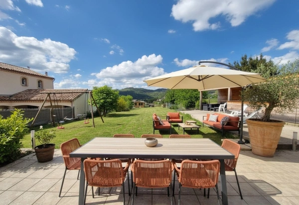 MAISON DE 124M² AVEC 5 CHAMBRES SUR TOP SECTEUR UNIEUX ET BEAU TERRAIN PLAT PISCINABLE DE 971M²