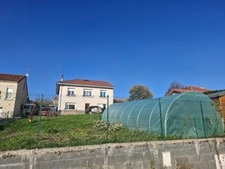 Immeuble avec 2 appartements SAINTE SIGOLENE (43)