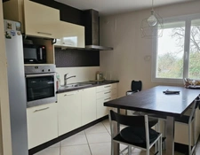 Deux maisons, un terrain, un potentiel unique : vivre ensemble ou séparer les espaces à votre convenance. PERRIGNY LES DIJON (21) aux portes de Dijon