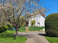 Deux maisons, un terrain, un potentiel unique : vivre ensemble ou séparer les espaces à votre convenance. PERRIGNY LES DIJON (21) aux portes de Dijon