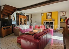 Maison en Pierre de 177 m2 - Un cocon chaleureux à Gevrey-Chambertin, entre charme, nature et convivialité.