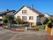 Family T8 house with great potential – Two adjoining dwellings on the outskirts of Dijon.