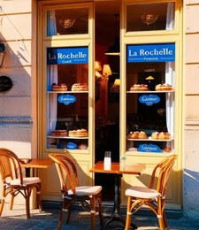 Superbe affaire de Petite restauration/ café /pâtisserie/  Vieux Port LA ROCHELLE (17), emplacement N°1. FORT POTENTIEL DE DEVELOPPEMENT