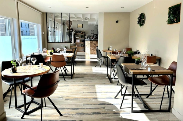 Magnifique fonds de commerce de restaurant semi-gastronomique avec Licence IV, secteur Valenciennois,  à 15 km Orchies, 35 km de Lille