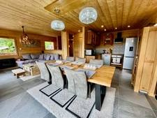  À VENDRE – CHALET D’EXCEPTION ENTIÈREMENT RÉNOVÉ – MANIGOD (74)