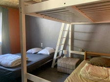 Maison avec studio indépendant et piscine chauffée – 2300 m² de terrain – CHABESTAN (05)