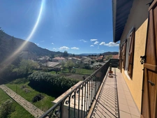 Appartement T3 + studio, garages et jardin constructible – Une belle opportunité ! 