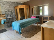 Maison avec studio indépendant et piscine chauffée – 2300 m² de terrain – CHABESTAN (05)