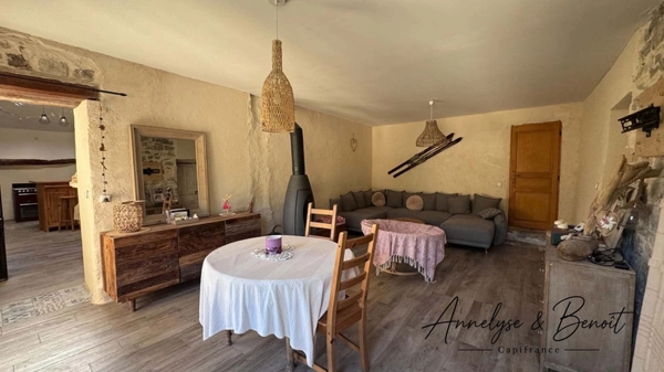 À VENDRE – PROPRIETE EN PIERRES RÉNOVÉE – LA PIARRE – NATURE & AUTHENTICITÉ