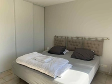 Maison avec studio indépendant et piscine chauffée – 2300 m² de terrain – CHABESTAN (05)