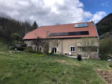 BELLE BÂTISSE FAMILIALE TYPIQUE LUSSOISE – LUS-LA-CROIX-HAUTE 