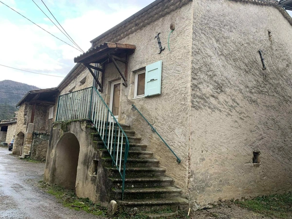 Maison de village rénovée – Menglon – Proche Châtillon-en-Diois