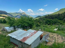 Propriété en pierres avec 2 maisons et 3 hectares de terrain – La Piarre (05)