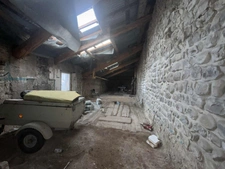 Maison de village à rénover + grange – La Faurie (05)