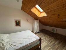 Maison avec jardin et dépendances dans un hameau - LA FAURIE 05
