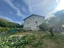 Maison de campagne indépendante à restaurer – Grimone (26)