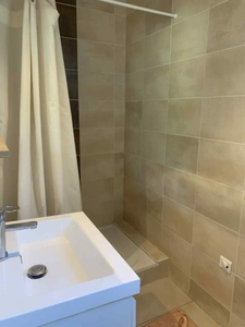 Maison avec studio indépendant et piscine chauffée – 2300 m² de terrain – CHABESTAN (05)