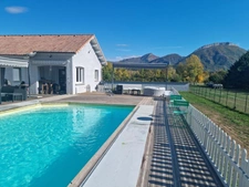 Maison avec studio indépendant et piscine chauffée – 2300 m² de terrain – CHABESTAN (05)