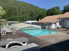 Maison avec studio indépendant et piscine chauffée – 2300 m² de terrain – CHABESTAN (05)