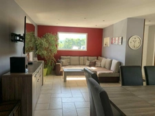 Maison avec studio indépendant et piscine chauffée – 2300 m² de terrain – CHABESTAN (05)