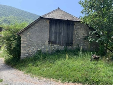 À vendre – Corps de ferme mitoyen à rénover – Lus-la-Croix-Haute (26620)