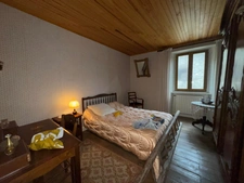 Grande maison de village indépendante à rénover – 257 m² – Fort potentiel – Saint-Julien-en-Beauchêne