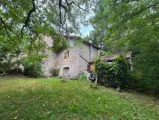 Maison avec jardin et dépendances dans un hameau - LA FAURIE 05