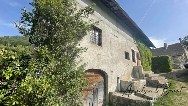 Maison de campagne indépendante à restaurer – Grimone (26)
