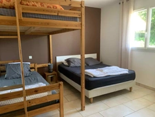 Maison avec studio indépendant et piscine chauffée – 2300 m² de terrain – CHABESTAN (05)