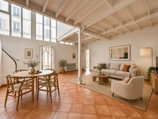 Paris 8ᵉ – Étoile / Champs-Élysées Appartement en duplex, esprit loft – 90 m² – Rez-de-chaussée