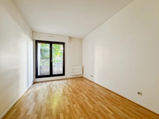 For sale, Suresnes, 3 rooms with 2 balconies, parking and cellar 
