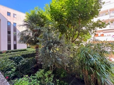 For sale, Suresnes, 3 rooms with 2 balconies, parking and cellar 