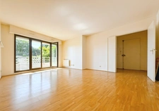 For sale, Suresnes, 3 rooms with 2 balconies, parking and cellar 