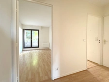 For sale, Suresnes, 3 rooms with 2 balconies, parking and cellar 