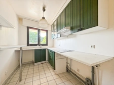 For sale, Suresnes, 3 rooms with 2 balconies, parking and cellar 