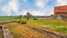 Belle maison de caractère  -   AIGUEPERSE (69)