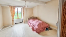 Belle maison de caractère  -   AIGUEPERSE (69)