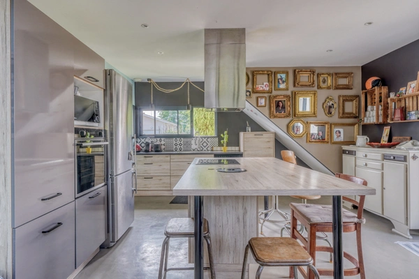 Maison à vendre 7 pièces SAINT MEDARD EN JALLES (33)