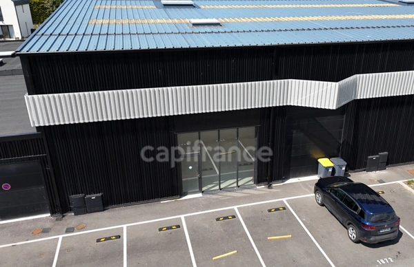 LOCAL D'ACTIVITE 581 M² – CAEN NORD – FRAIS DE NOTAIRE RÉDUITS - RÉHABILITATION PREMIUM 