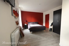 Restaurant gastronomique centre-ville avec logement 100m2-hébergement-salle de réception – À 1h20 de Paris TGV 