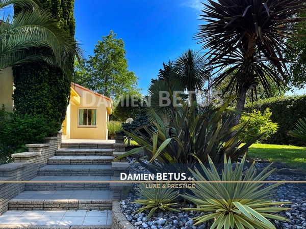 Maison à vendre 7 pièces COEX (85) avec jardin d'agrément