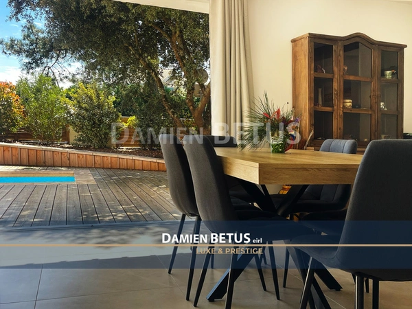 Maison à vendre 4 pièces GUJAN MESTRAS (33), vue exceptionnelle, bord de mer, piscine, plage à 200m.