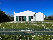 Maison à vendre 3 pièces  L'ILE D'YEU (85) PORT-JOINVILLE, au calme, avec jardin.